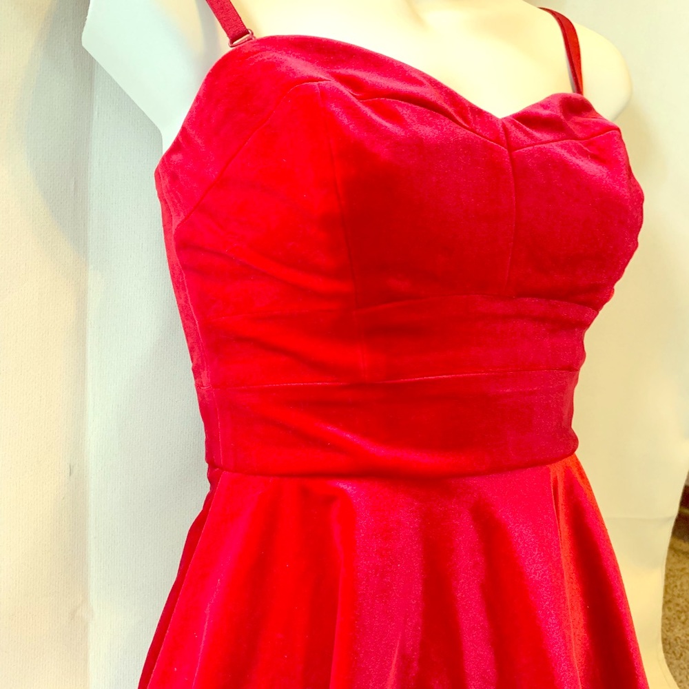 Guess red velvet bodice in size XS.